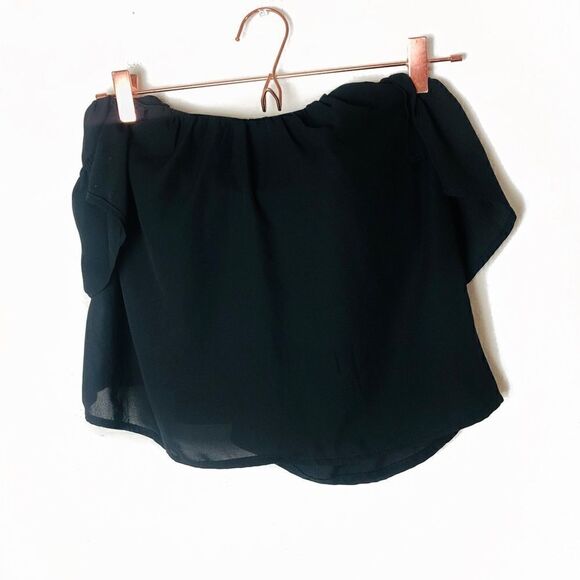 EUC Lioness the Label Black Off Shoulder Top Small - Picture 1 of 7